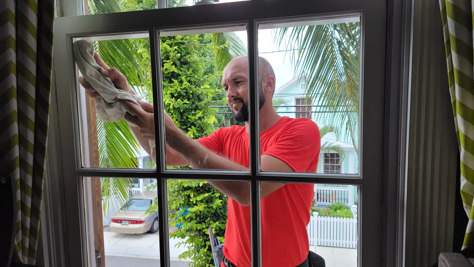 Por Qué Todos Hablan de la Limpieza Profesional de Ventanas (Y Tú Deberías También)