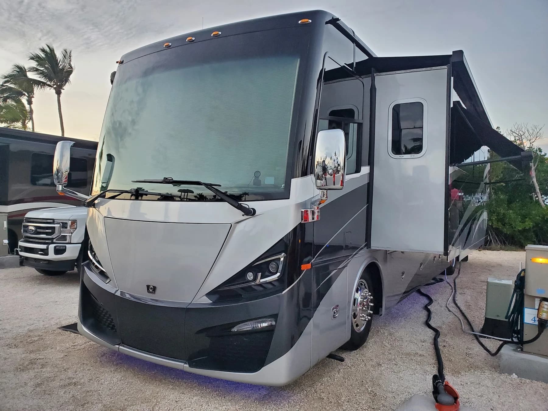 Ceramic coating work on RVs and cars by Leoserve in the Florida Keys (21)