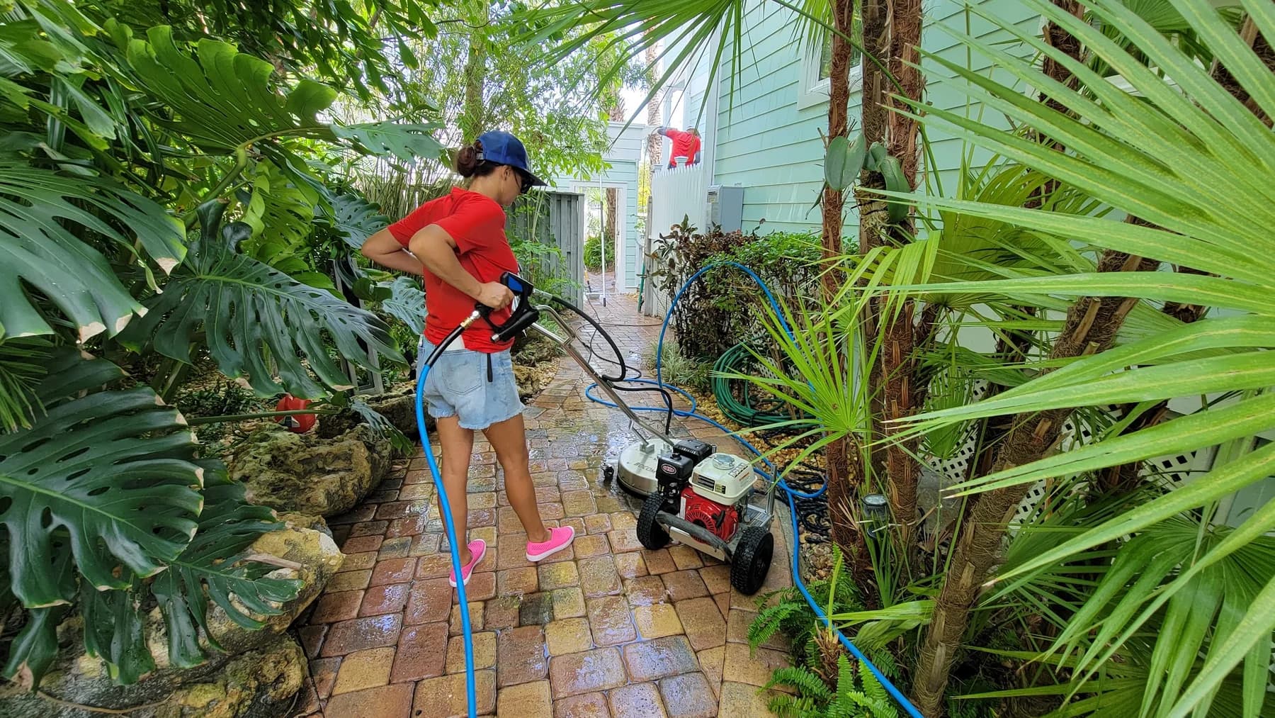 House pressure washing work by Leoserve in the Florida Keys (3)