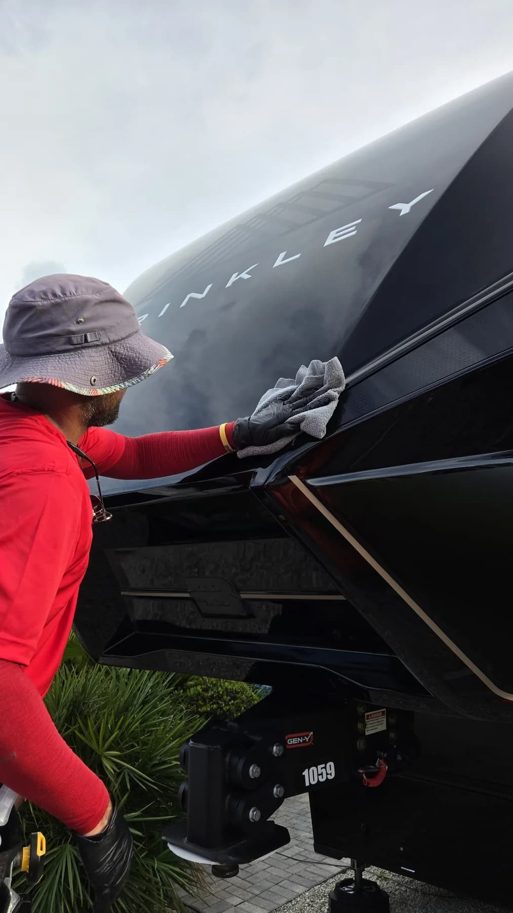 Mobile RV wash and detailing work by Leoserve in the Florida Keys (10)