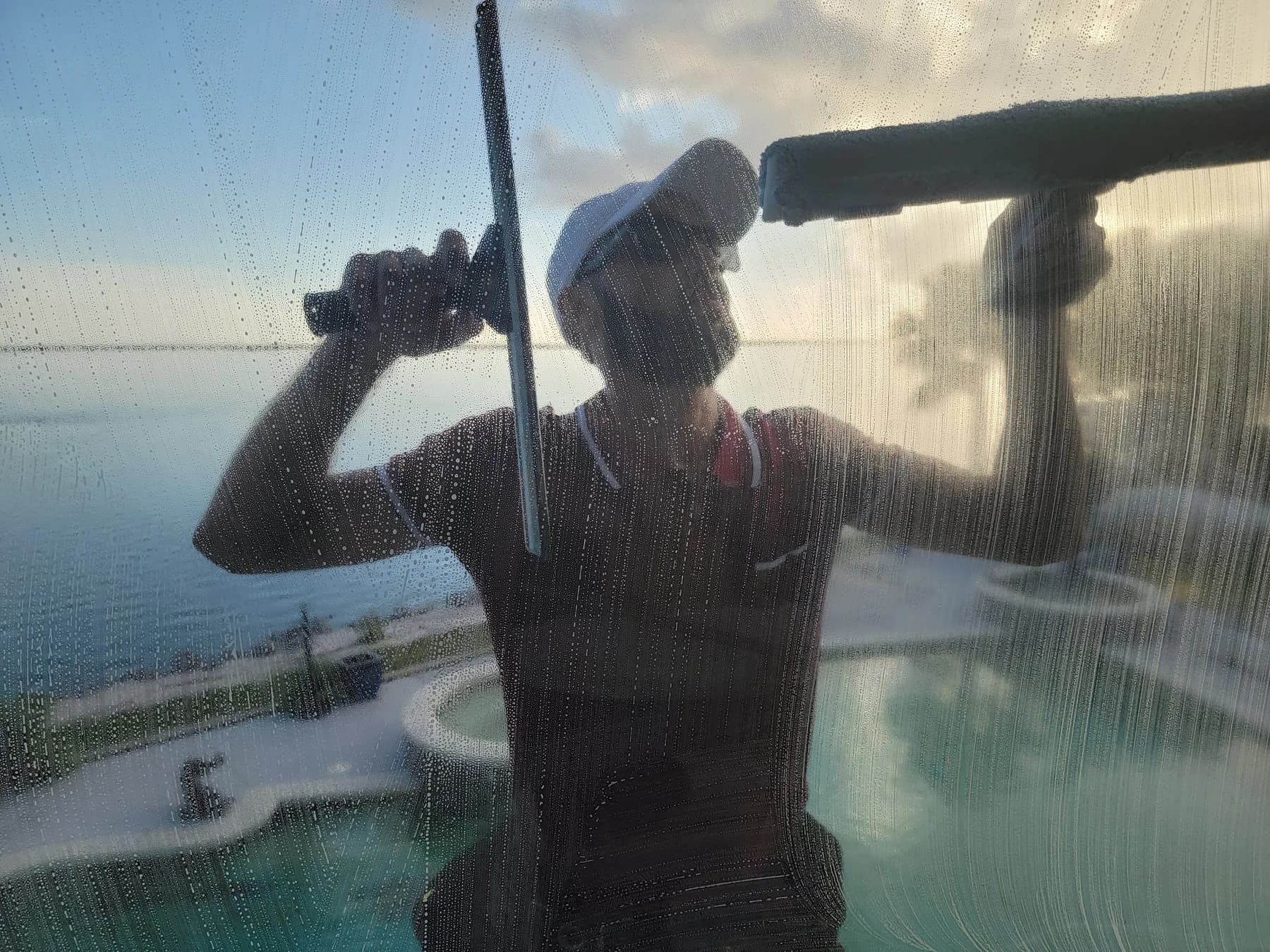 Window cleaning work by Leoserve in the Florida Keys (1)