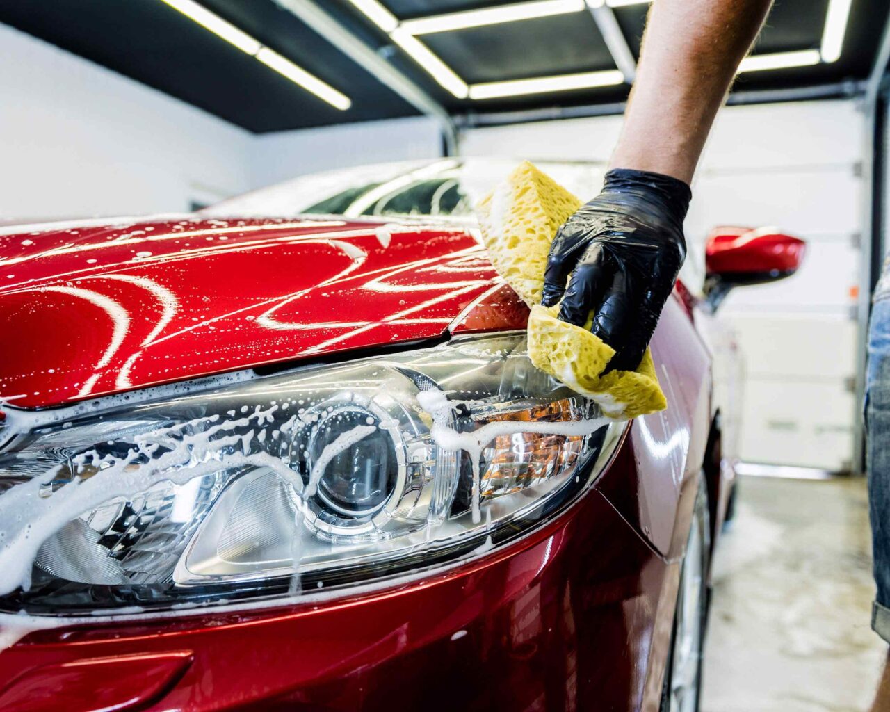https://leoservecleaning.com/wp-content/uploads/2021/10/img-service-01-1280x1024.jpg