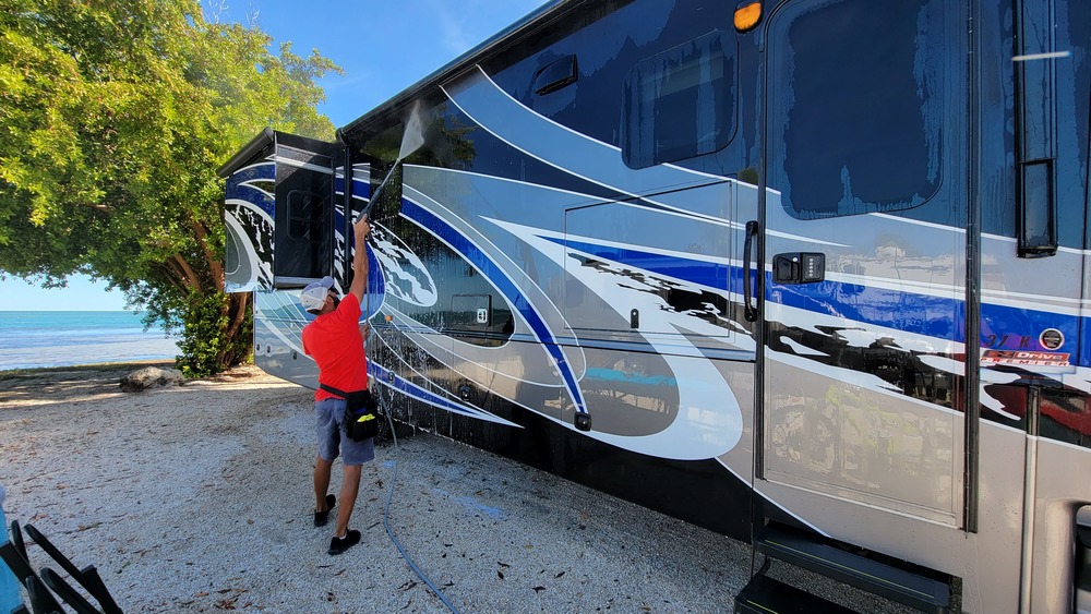 RVs with Techs