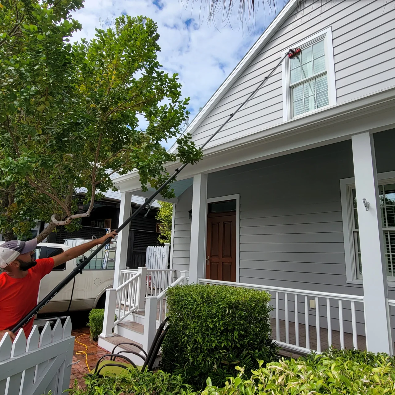 https://leoservecleaning.com/wp-content/uploads/2025/09/20211101_131014-1280x1280.webp