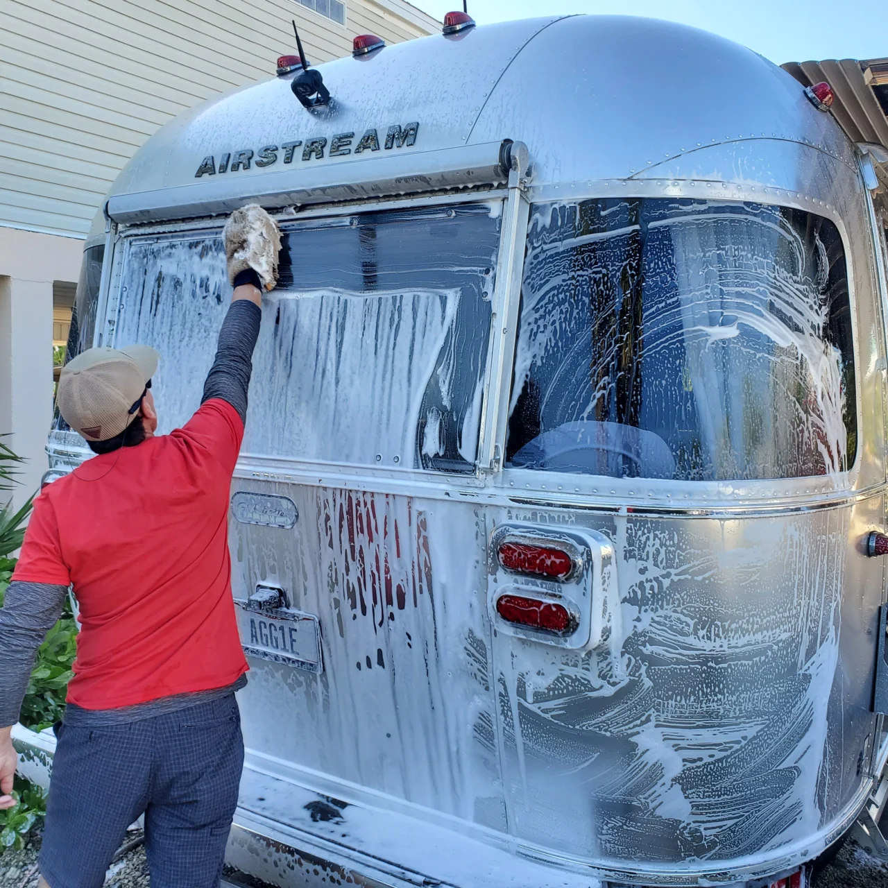 Airstream detailing leoserve