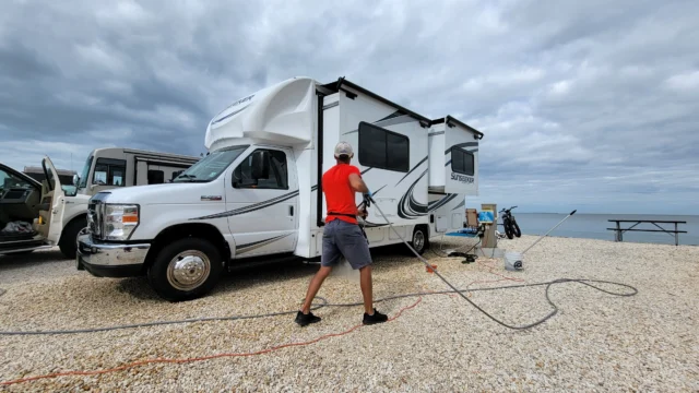 rv cleaning leoserve