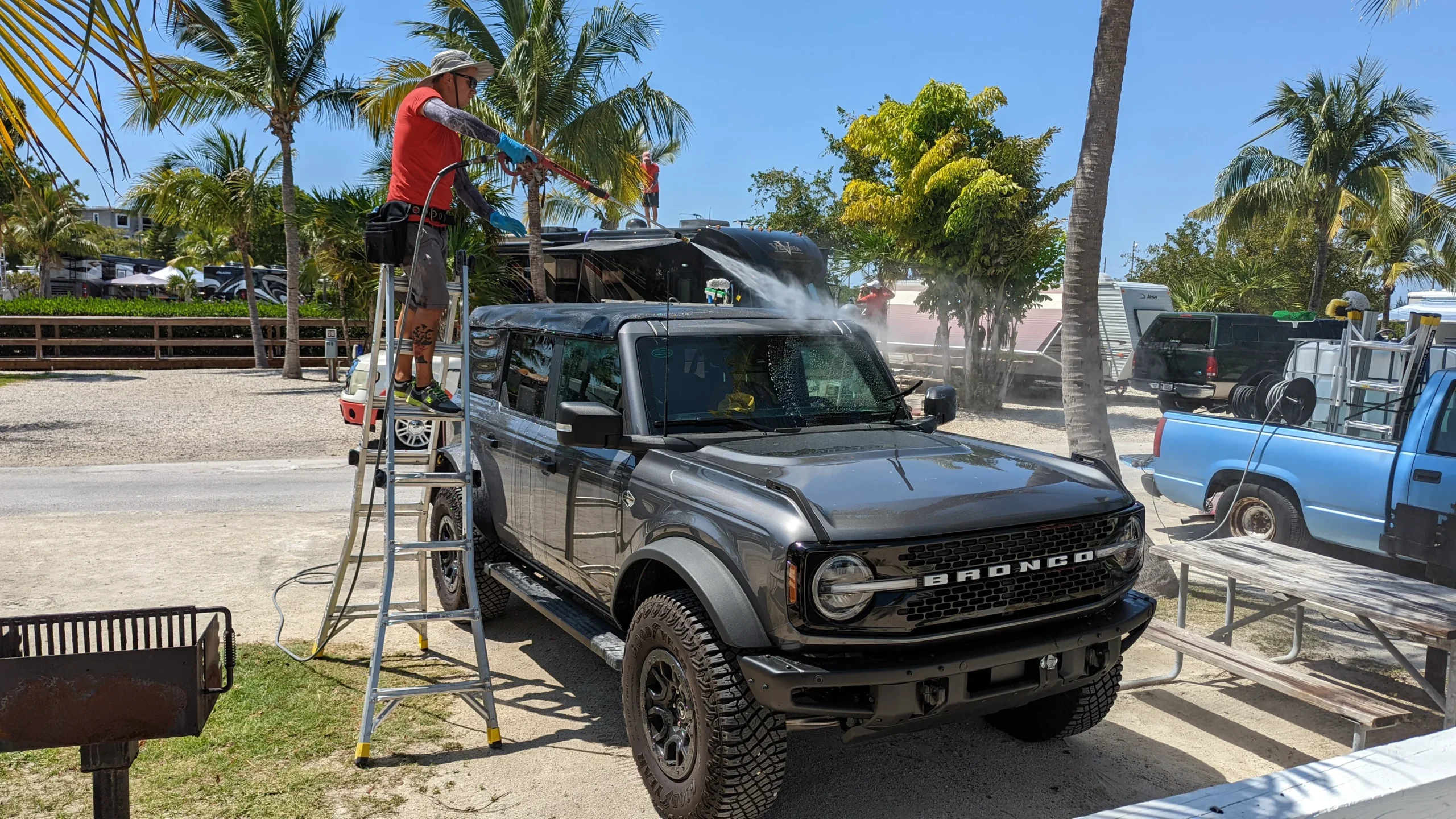 Car cleaning leoserve