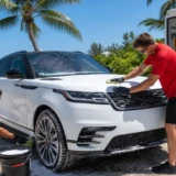 LeoServe team providing car detailing in Florida Keys